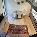Hostdomus - Loft Lagrange