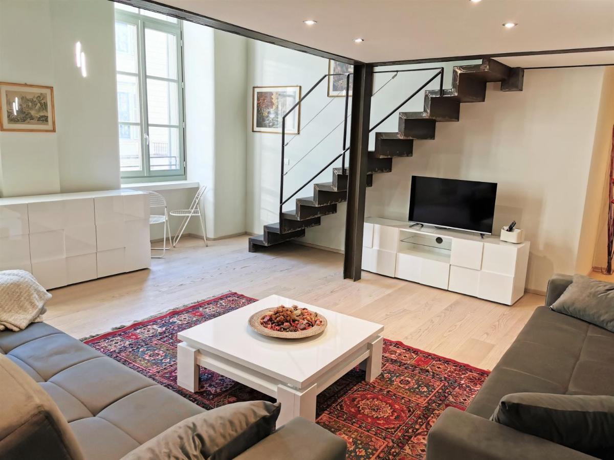 Apartment Hostdomus - Loft Lagrange