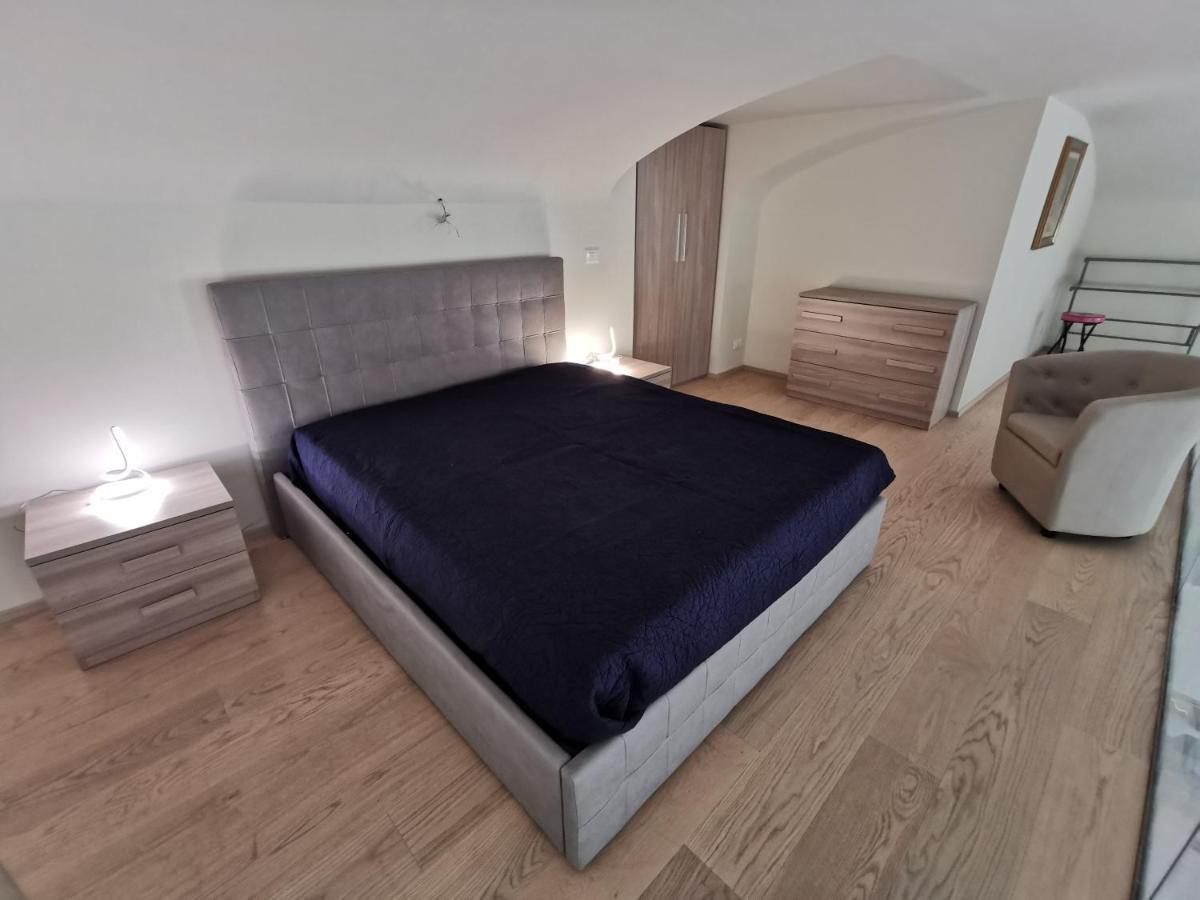 Apartment Hostdomus - Loft Lagrange