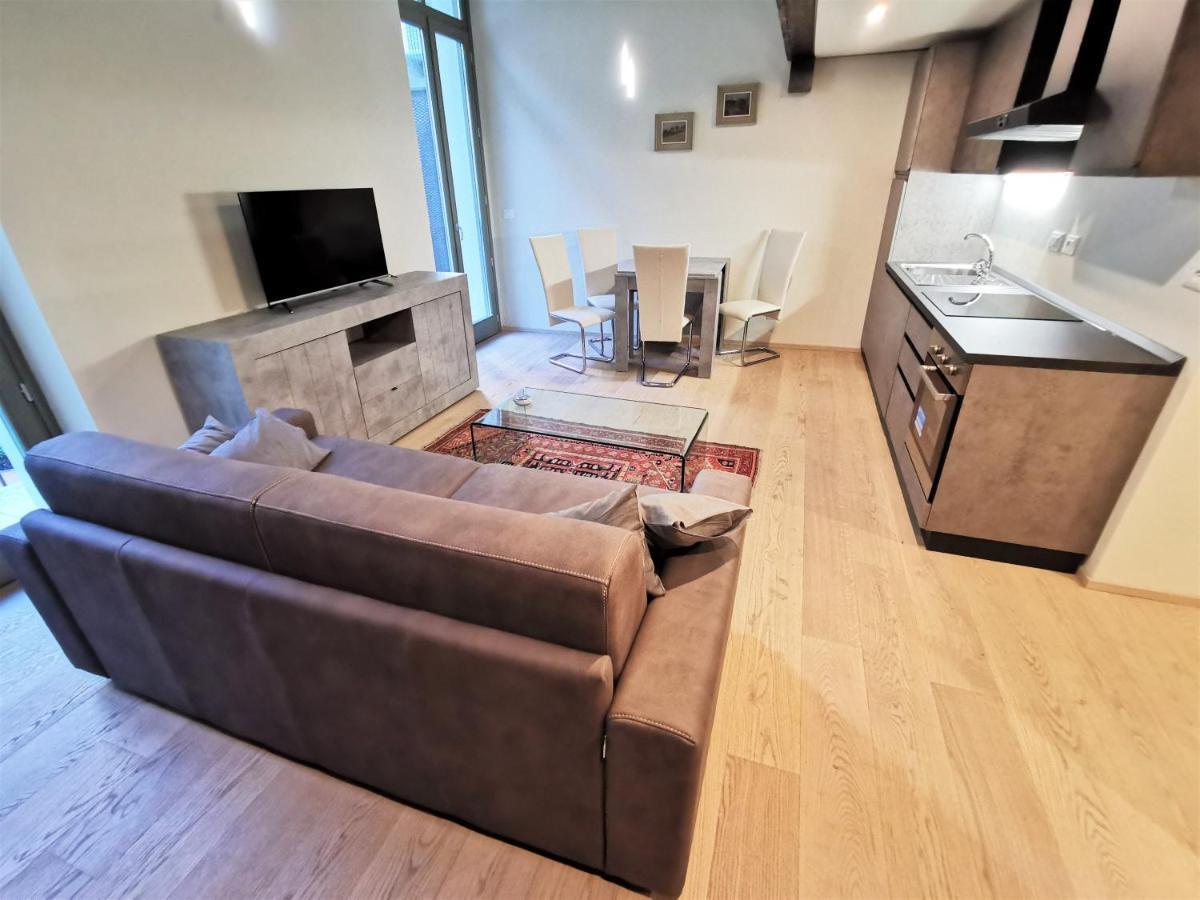 Apartment Hostdomus - Loft Lagrange Turin